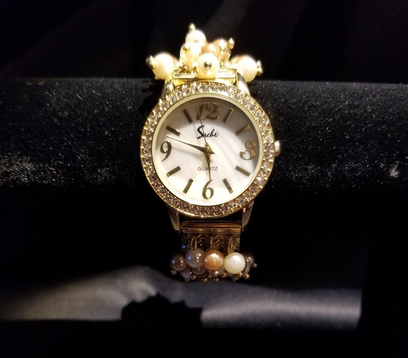 Watch - Picture 2 of 3